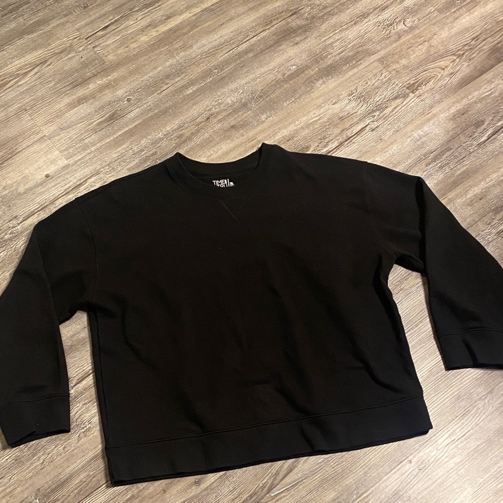 EUC TIME AND TRU Basic Black Crewneck Sweatshirt XL